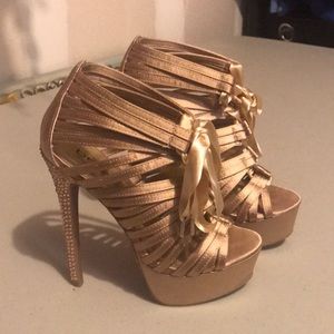 Bebe size 6 heels